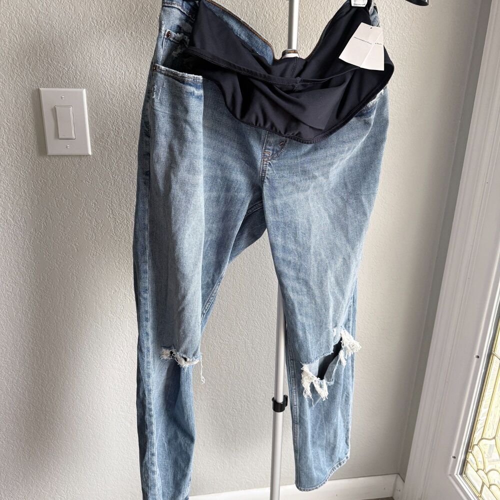 NWT Abercrombie and Fitch The Ankle Straight Maternity Med Wash Jeans 31 Long - Picture 2 of 7